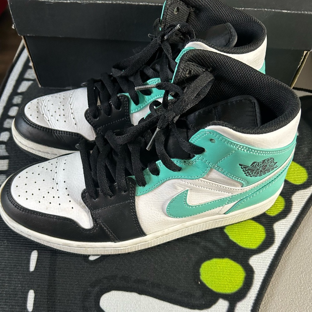 Air Jordan 1 mid
